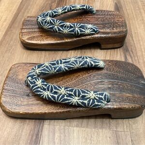 Vintage Navy and Cream Women's Sandals